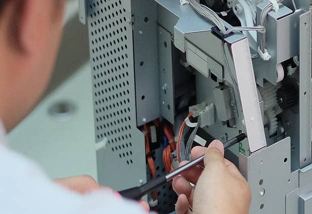 納入した医療機器の保守メンテナンスを実施します。地域の人々が安心して医療を受けられる環境を提供します。