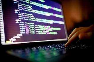 業務系のWEBアプリやスマホアプリの開発が中心です。