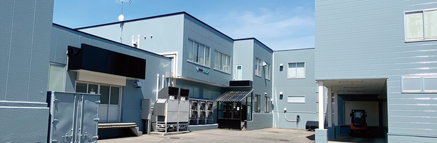 今年度、外壁工事・塗装を行い綺麗な社屋になりました。社内も広々としたスペースで快適に作業が出来ます。