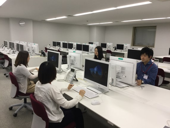 分け隔てなく、何事も聞きやすい環境です!
また何事にも“挑戦したい”という気持ちを大切にしています!