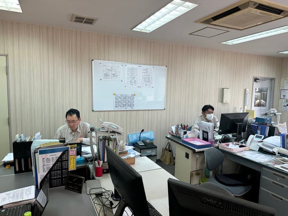 東京の本社工場との連携や北東北企業との営業活動など、信頼をベースにしたコミュニケーションで実績を積み上げています。